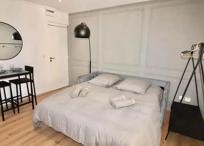 Lovely Renovated Studio Golden Square Pedestrian